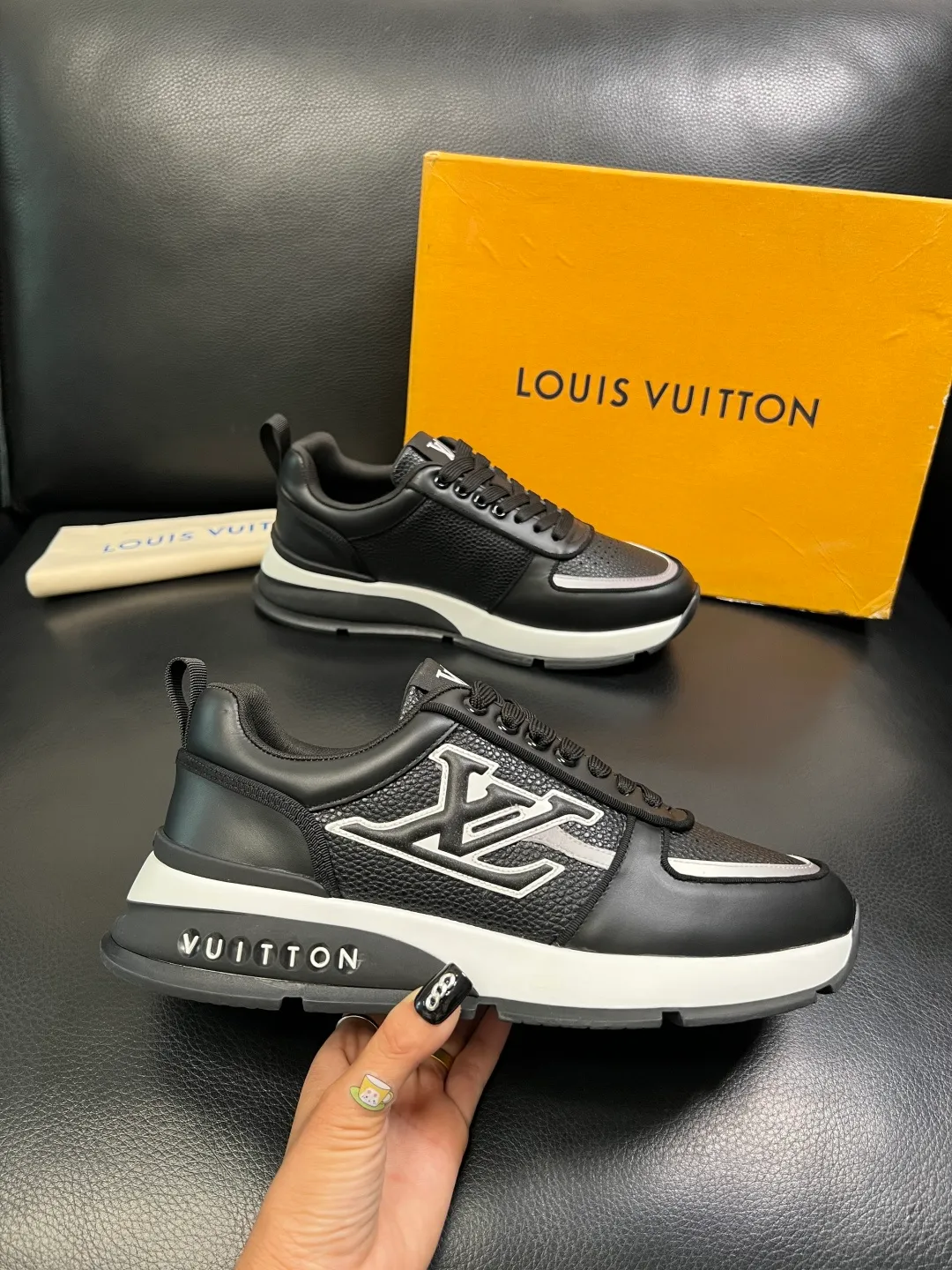 Men's shoes 💰 780 Lv High quality top crafts Louis Vuitton, sports sneakers counter synchronization, uppers imported from Italy, high-quality splicing with colorful and complex crafts, imported lambswool lining soft and comfortable, soles: original soles specially provided by the original factory, T men's shoes 💰U exclusive movable molded soles super comfortable, original and single goods, high quality, welcome to compare, code number 39-44 (customized 38 45)